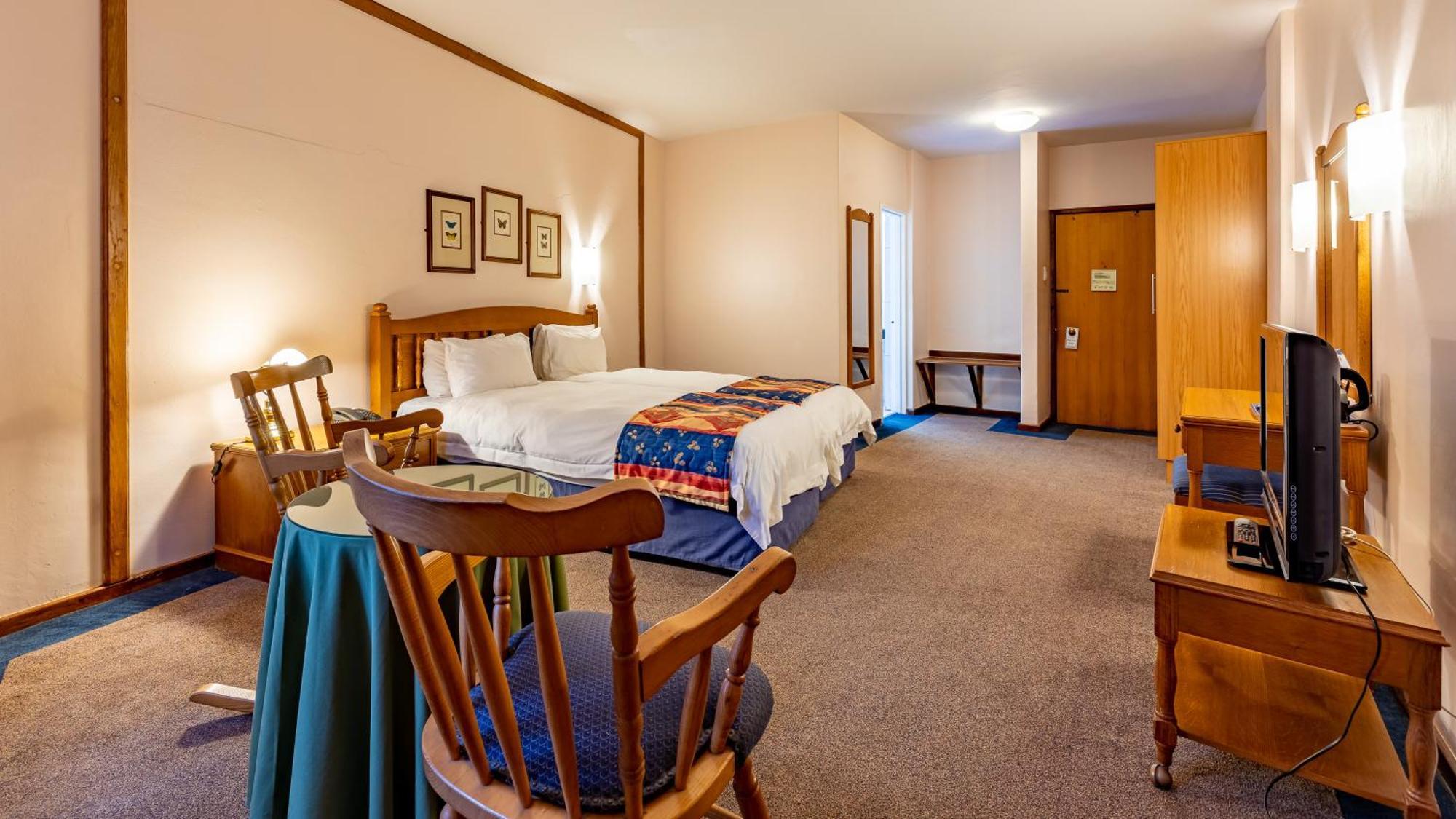 African Sky Hotels - Pine Lake Inn White River Exterior photo